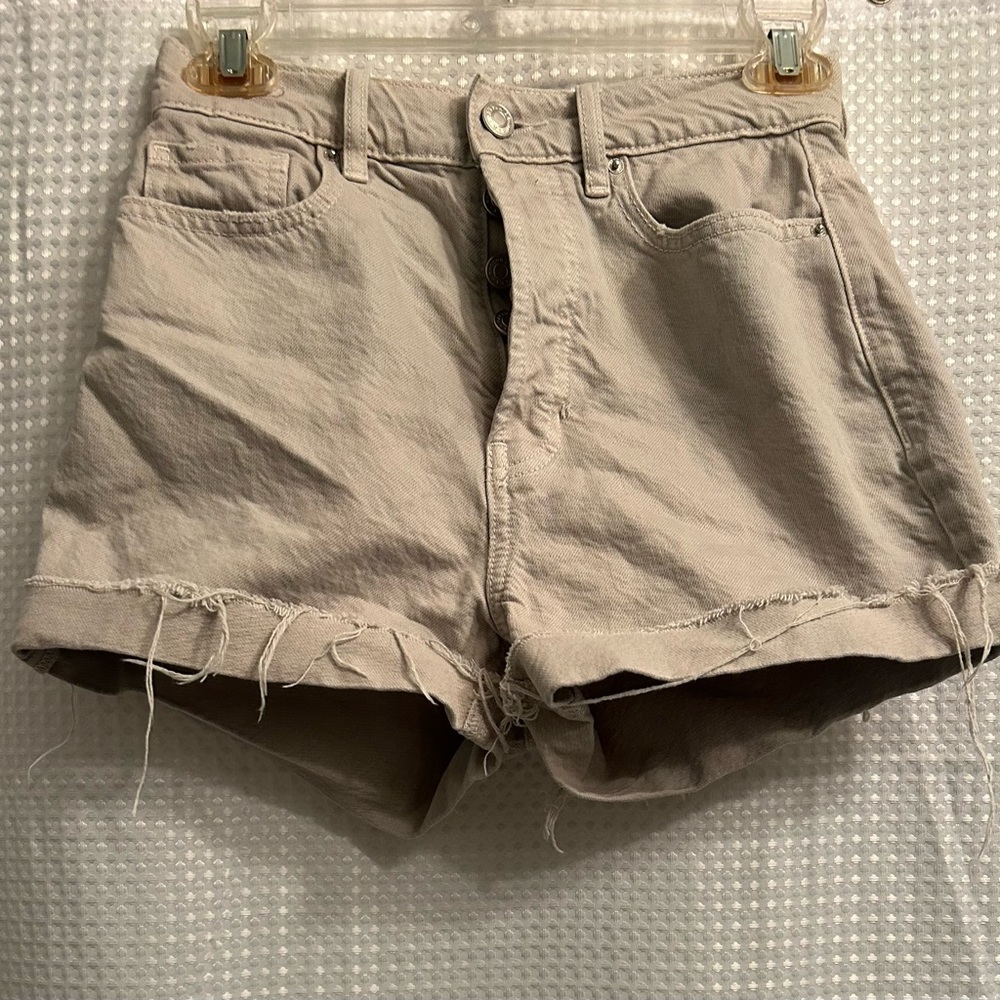 greyish/khaki colored shorts from pacsun